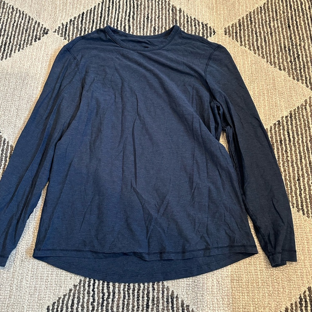 Lululemon workout shirt